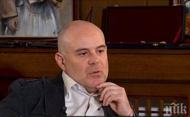 ЕКСКЛУЗИВНО! Главният прокурор Иван Гешев: Над 10 са вече сигналите от Васил Божков в прокуратурата, вероятно има над 10 000 антики (ОБНОВЕНА)