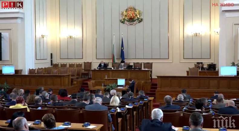 Депутатите ще обсъдят идеята на БСП за финансови компенсации за българските медици