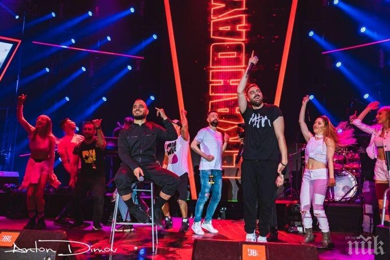 СкандаУ с концерт на стадион Юнак