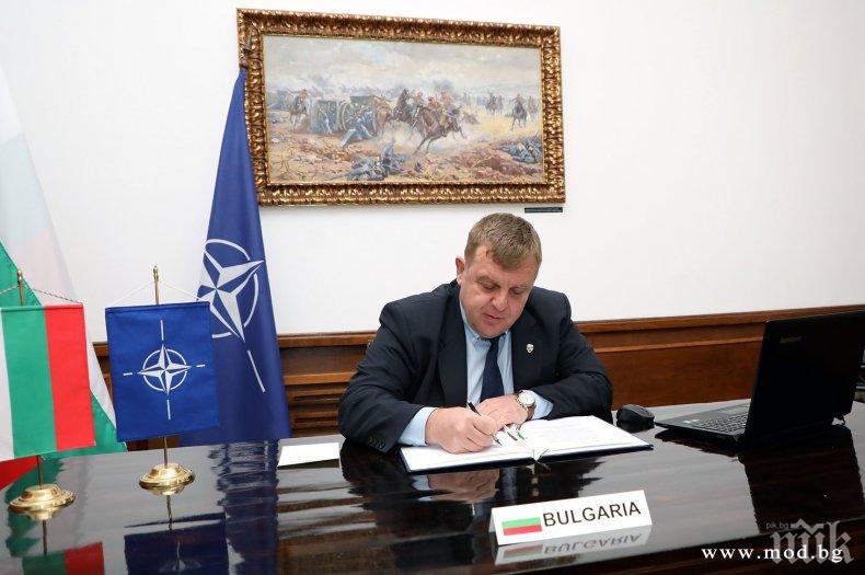 България се присъедини към Инициативата на НАТО за сътрудничество в сферата на обучение на пилоти в Европа