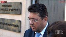 ЕКСКЛУЗИВНО В ПИК TV: Уличеният в далавери с Бобоков секретар на Радев избяга като мишка от ПИК през мазето на Би Ти Ви (ОБНОВЕНА)