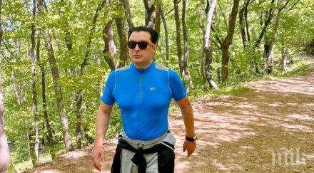 шега васил петров опъва бръчки краставици снимка