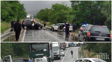 спешна помощ пик мелето костинборд линейки спасяват пострадалите румънци иракчанин финландец сред ранените