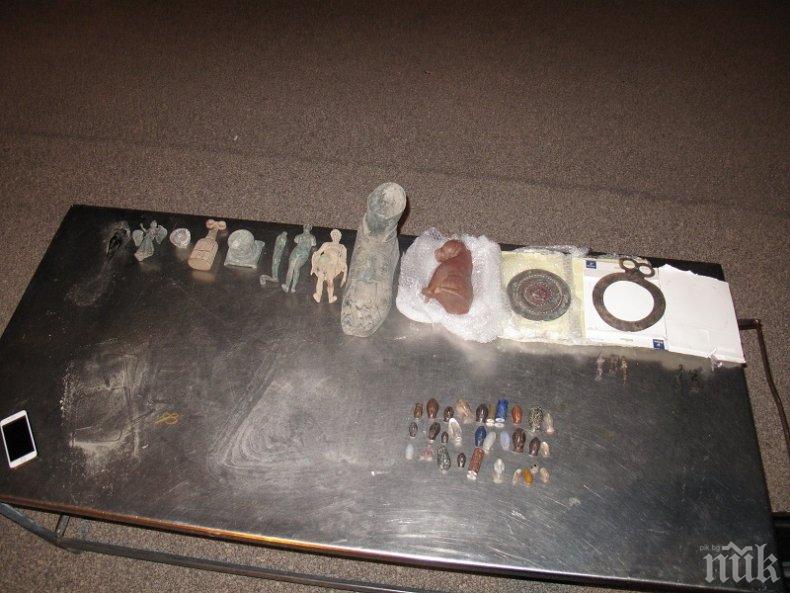 Митничари спипаха антични предмети на Дунав мост 2 (СНИМКИ)