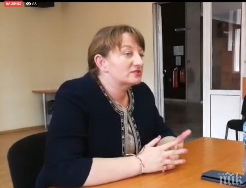 Министър Сачева: Политическото безсилие води до компроматната война