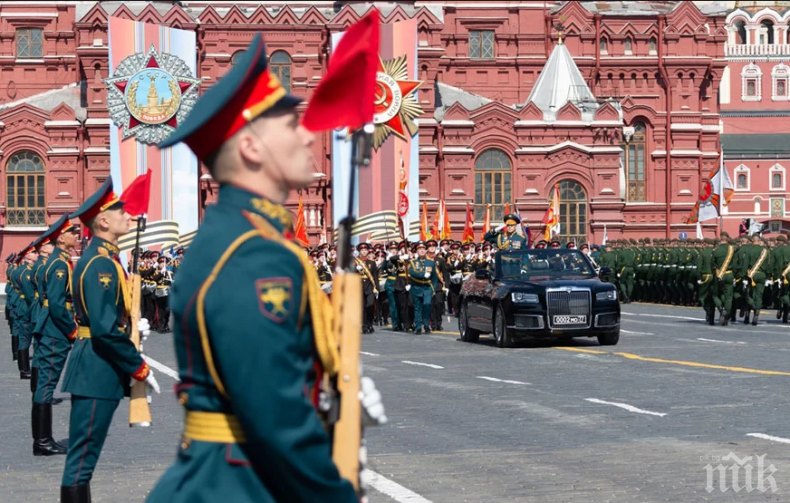 Москва вдига част от ограниченията в навечерието на парада