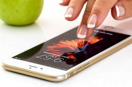 Властите в Германия ще разрешат на гражданите си да съхраняват личните си карти на смартфоните си