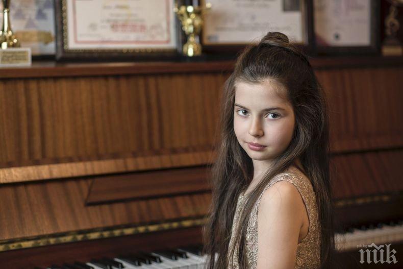 Малка пианистка от Пловдив ще свири на рояла на Елтън Джон