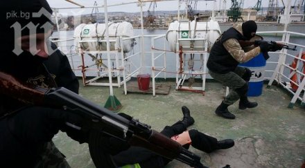 командоси обезвредиха похитителя провалил митинг меркел