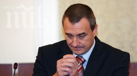 цветлин йовчев пише есемес протестираща спрем самоунищожаваме