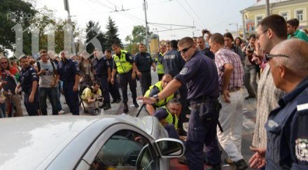 депутатски шофьор сгази крака полицай мерцедес