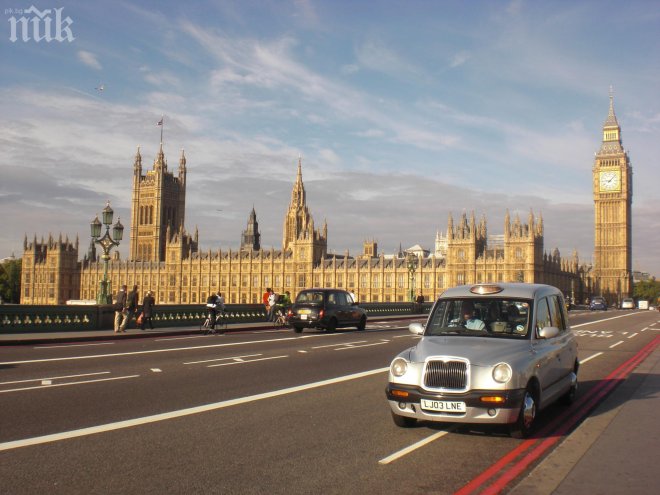 Британски депутат иска удължаване на забраната за работа за българи и румънци 