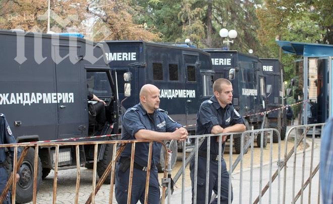 Центърът на София е блокиран, полицията - въоръжена до зъби