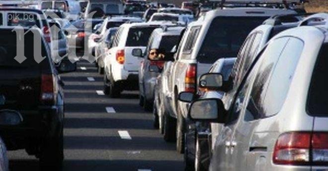 5 км тапа на входа на София откъм Хемус! КАТ спи!