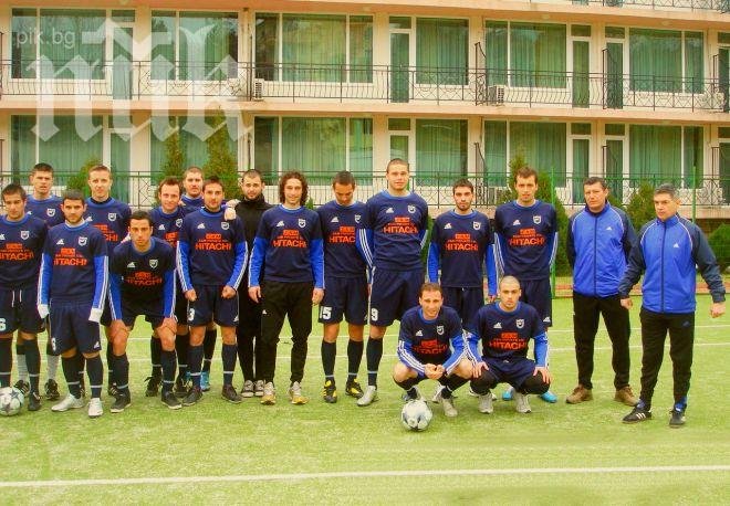 Любимец записа четвърта победа, стана лидер