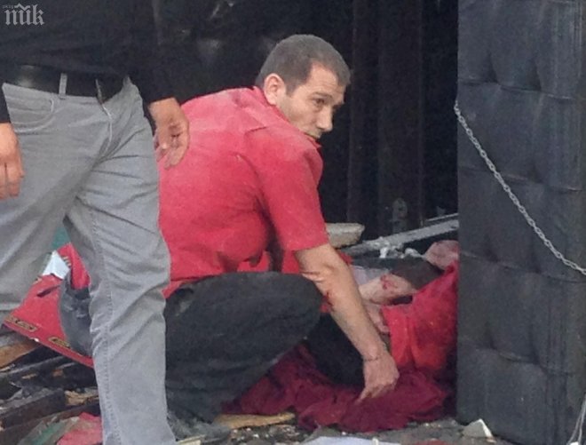 Само в ПИК! Мъж в критично състояние след взрива на Цар Освободител (обновена)