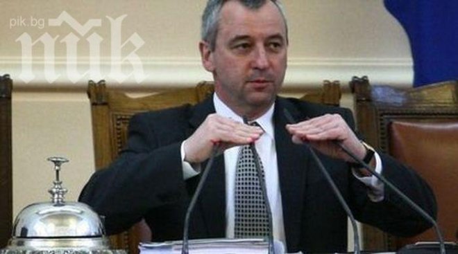 Бивши депутати получават заплати в НС като сътрудници