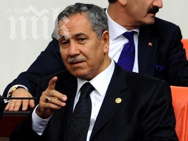 Двамата турски пилоти, отвлечени в Ливан, са живи