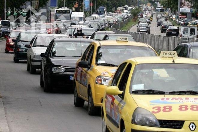 Главният път Слънчев бряг-Равда под полицейска обсада