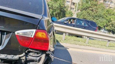 последните минути катастрофа градски автобус кола блокира цариградско шосе снимки