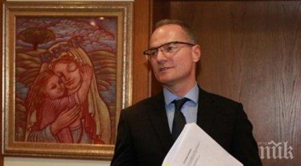 страшен мор лозан панов нова изцепка съдебната палата спря климатиците ужасните жеги дни изгонят шеф сградата