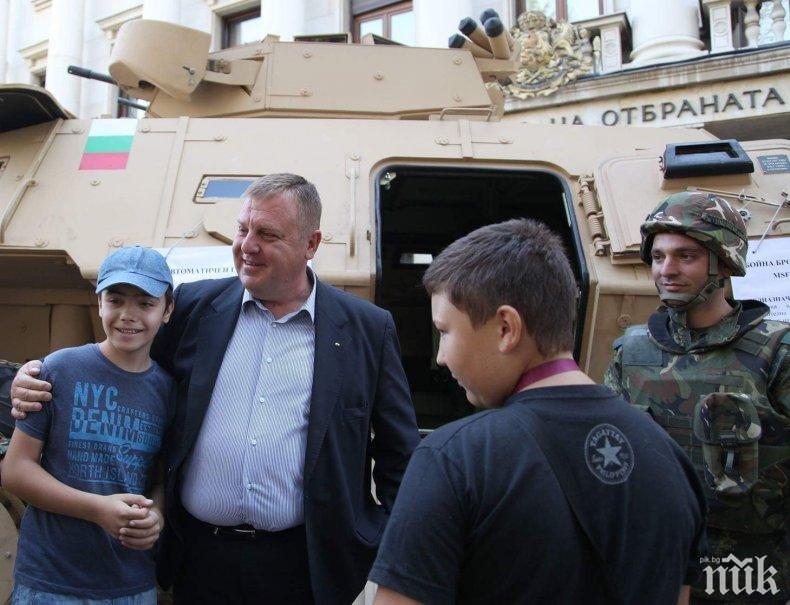 Каракачанов: Всеки българин трябва да може да минава военна подготовка