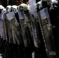 19 полицаи и 17 демонстранти ранени през втората нощ на протести в Белград