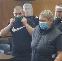 БРУТАЛНО! Майка и син заклали със стъклена чаша Поли Стефанов в Пловдив