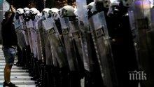 19 полицаи и 17 демонстранти ранени през втората нощ на протести в Белград