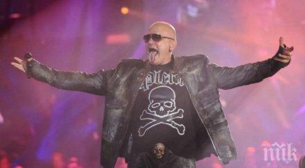 александър симов пик ретро партията слави завърши надгробен камък политическото гробище