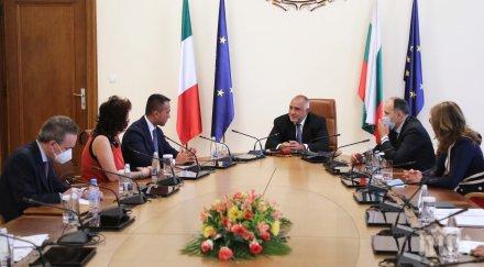 първо пик премиерът борисов проведе среща италианския външен министър снимки