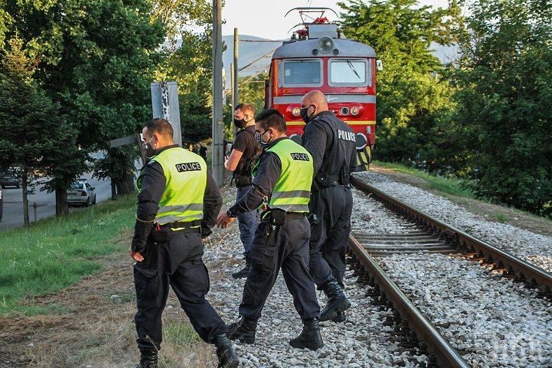 Бързият влак София Бургас прегази възрастен мъж на железопътната линия в бургаския квартал Долно Езерово Инцидентът
