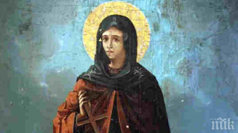 ГОЛЯМ ПРАЗНИК: Почитаме една от най-обичаните светици в България - черпят и пет хубави имена
