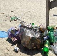 Купчини боклук се трупат на плаж до Варна