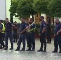 ИЗВЪНРЕДНО ОТ МВР: Неуспешен опит за разбиване на полицейски кордон, СДВР продължава да охранява столицата