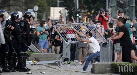 общо 118 полицаи ранени два дни протести сърбия