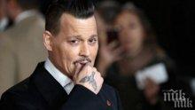 ЗЛОВЕЩО: Джони Деп писал на стена с кръвта от отрязания си пръст по време на скандал с Амбър Хърд