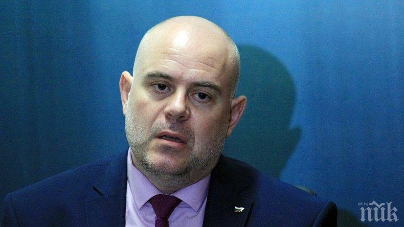 ПЪРВО В ПИК: Главният прокурор Иван Гешев: Този, който следваше да е обединител на нацията – Радев, подкрепи бегълците от правосъдието