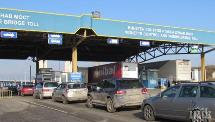 Протестът на превозвачите блокира „Дунав мост“ – искат отмяна на тол системата
