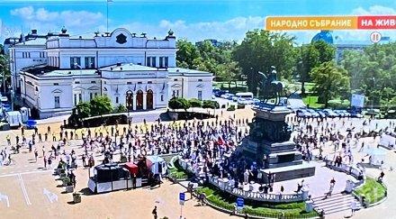 изненада корнелия божков събраха 122 вота недоверие