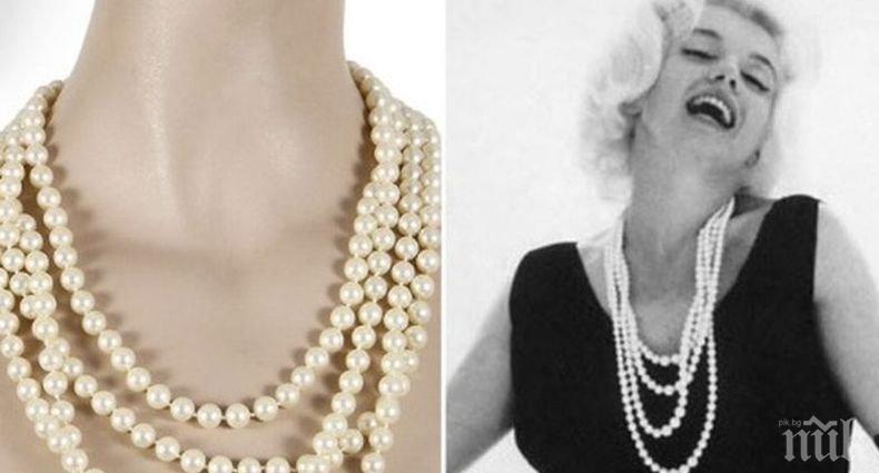 Перлите от последната фотосесия на Мерилин Монро отиват на търг