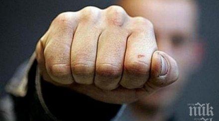 екшън мъж преби жена заведение кърджали