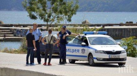 ужасяващо изплува труп мъж прерязано гърло варна снимки