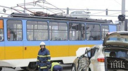 последните минути трамвай три коли нанизаха булевард александър стамболийски