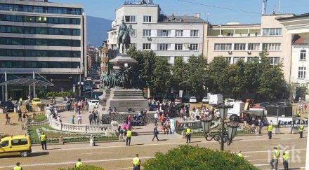 масова подкрепа партийци събраха корнелия нинова агитката божков възраждане парламента вота недоверие снимки