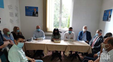 цветомир паунов разлог герб създаден отечествен фронт иска дестабилизира страната