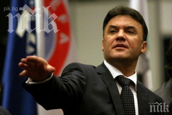 Боби Михайлов продължава да не е вписан като президент на БФС