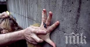 Мъж преби длъжница в Болярово