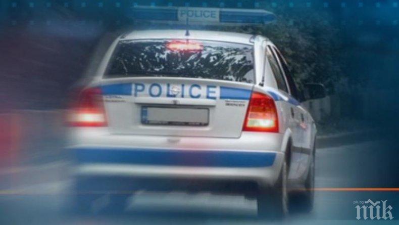 Издирват цяла ромска фамилия за побой над собственик на вила и непълнолетния му син