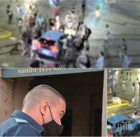 ИЗВЪНРЕДНО: Ето как метежниците на Радев и Божков нападат полицаи и мирни граждани- хвърлят бутилки срещу Дариткова и Нинова (ВИДЕО)